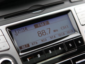 2010款2.0L 自动四驱尊贵版 中控区