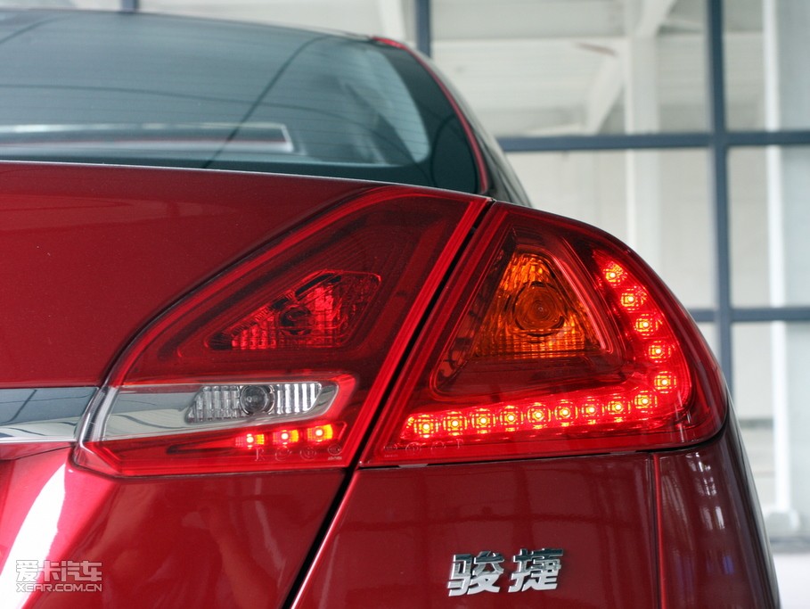 2011�����A�E�� 1.8L �ք�(d��ng)���A��