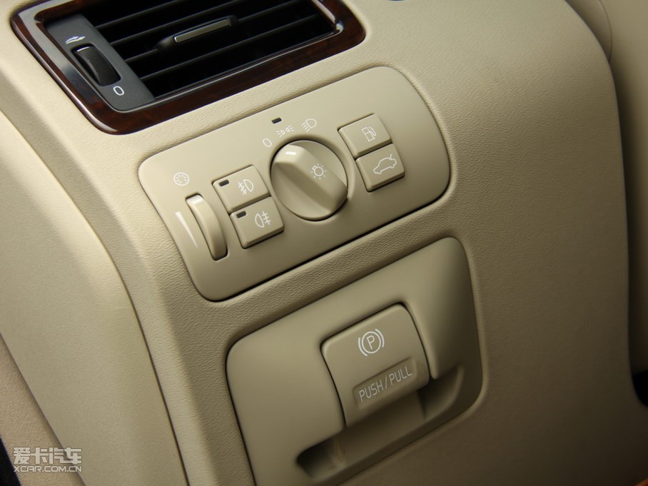 2010���֠���S80L 2.5T ���(q��)�����