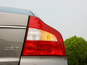 2010款2.5T 两驱智尊版 细节外观