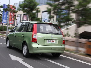 2010款1.5XL 手动尊贵版 整体外观