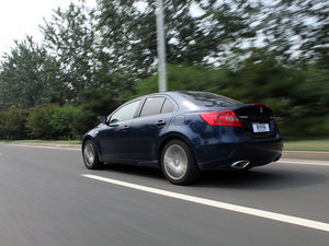 2010款2.4L 四驱豪华版 整体外观