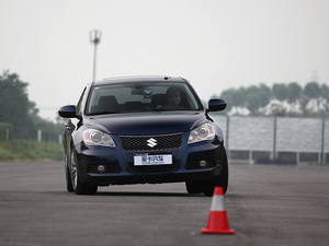 2010款2.4L 四驱豪华版 整体外观
