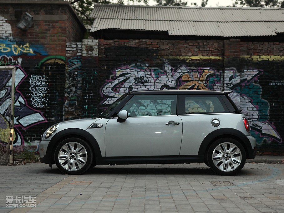 2009MINI S 50 CAMDEN