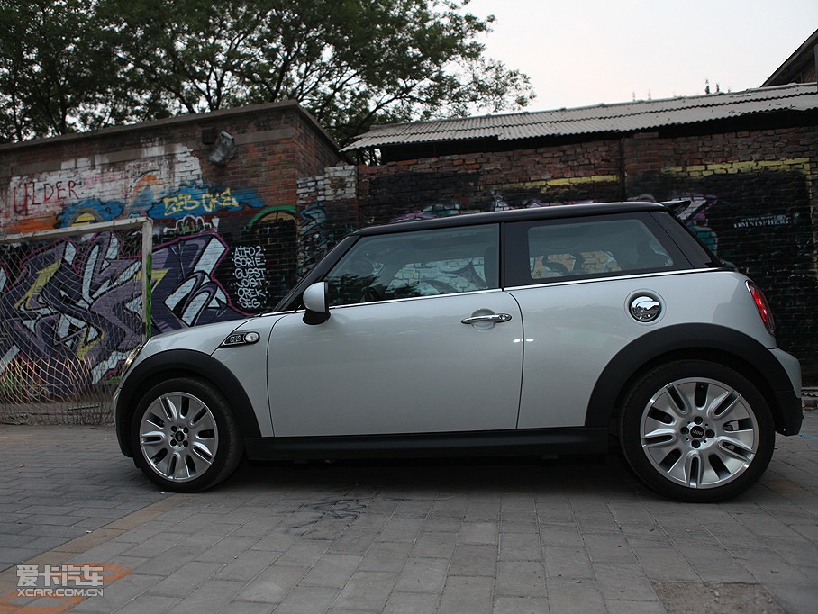 2009MINI S 50 CAMDEN