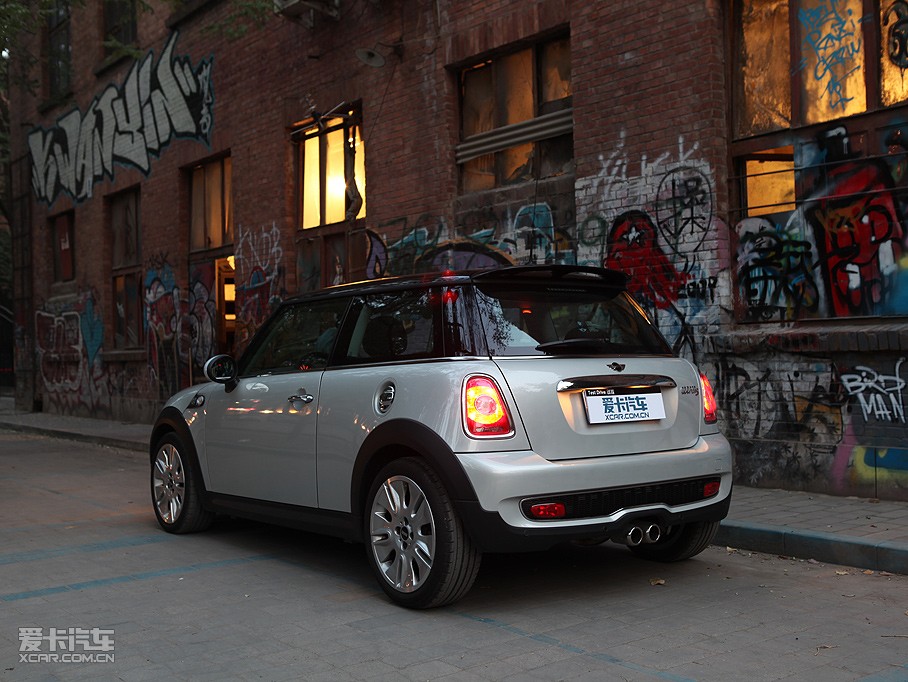 2009MINI S 50 CAMDEN