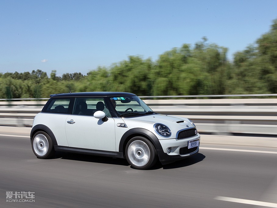 2009MINI S 50 CAMDEN