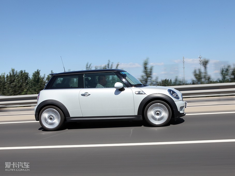 2009MINI S 50 CAMDEN