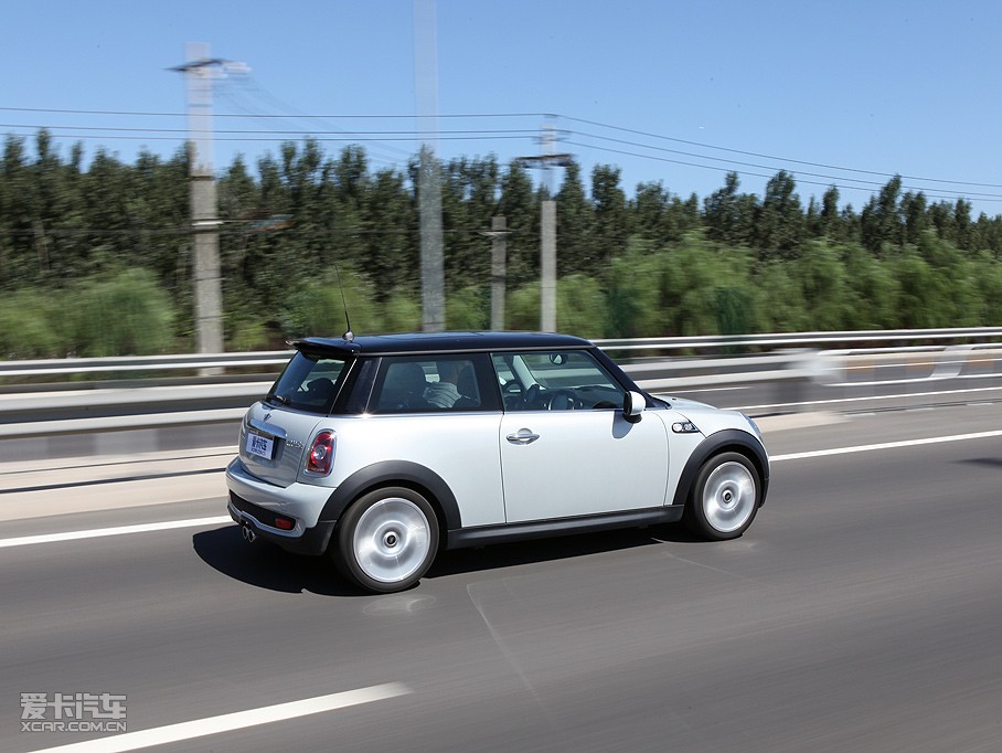 2009MINI S 50 CAMDEN