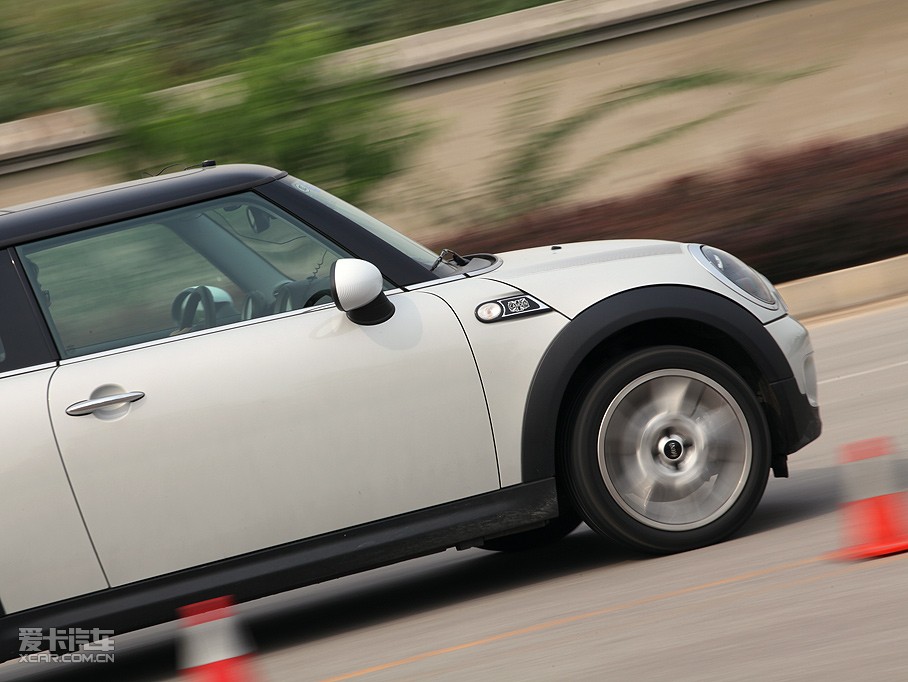 2009MINI S 50 CAMDEN