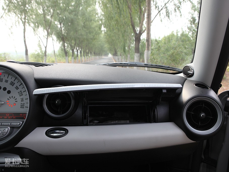 2009MINI S 50 CAMDEN