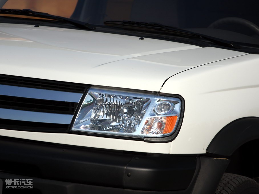 2010���J�U��ʽ܇ 2.5L ���˜ʰ�