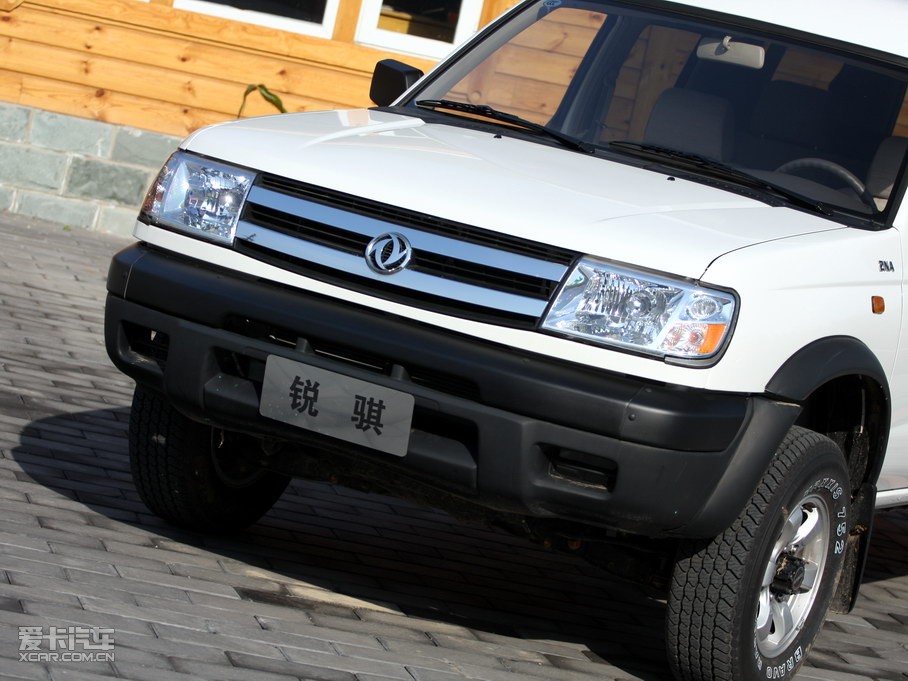 2010���J�U��ʽ܇ 2.5L ���˜ʰ�
