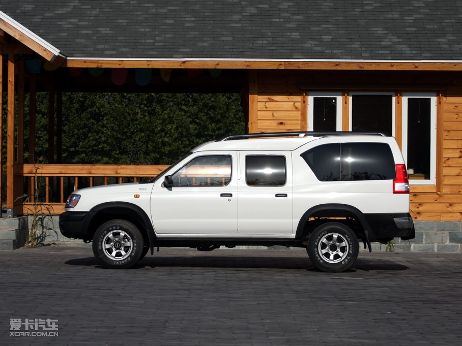 2010���J�U��ʽ܇ 2.5L ���˜ʰ�