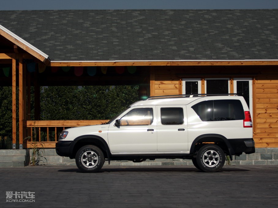 2010���J�U��ʽ܇ 2.5L ���(q��)�˜ʰ�