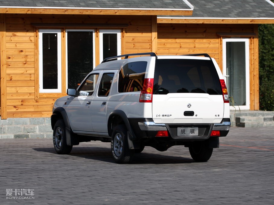 2010���J�U��ʽ܇ 2.5L ���˜ʰ�