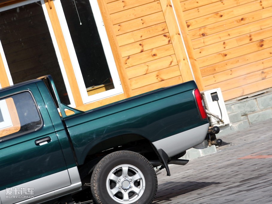 2010���J�U��ʽ܇ 2.5L ���˜ʰ�