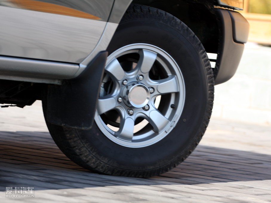 2010���J�U��ʽ܇ 2.5L ���˜ʰ�