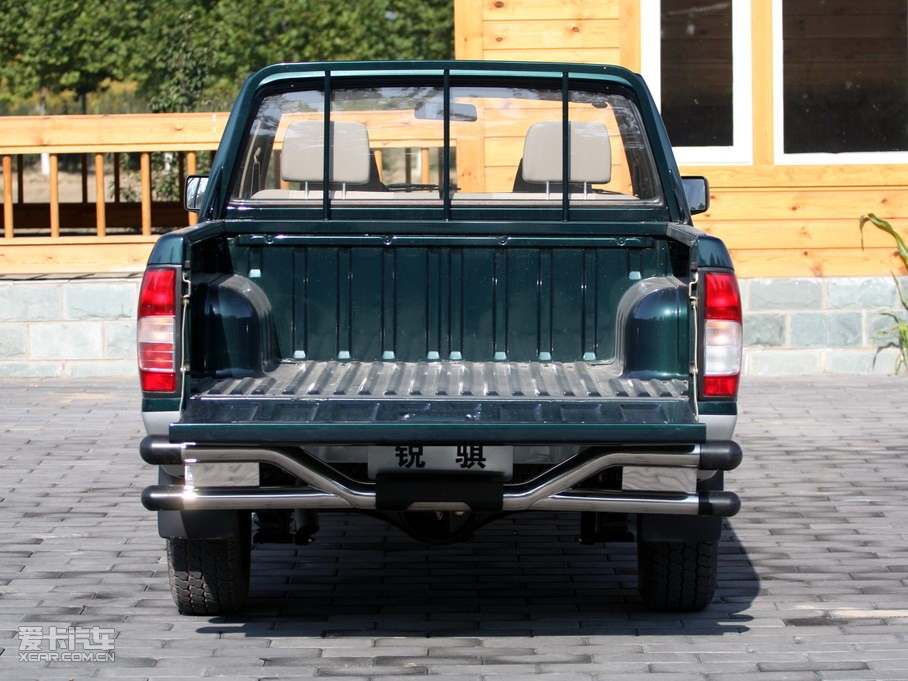 2010���J�U��ʽ܇ 2.5L ���˜ʰ�