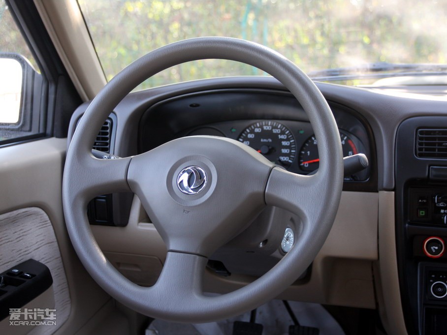 2010���J�U��ʽ܇ 2.5L ���˜ʰ�