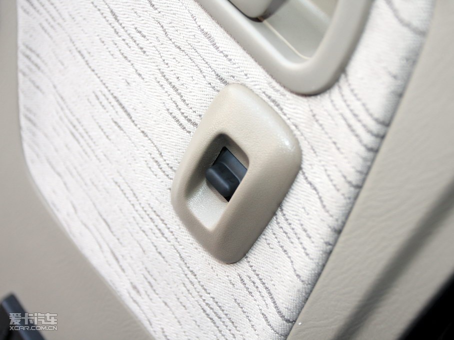 2010���J�U��ʽ܇ 2.5L ���˜ʰ�