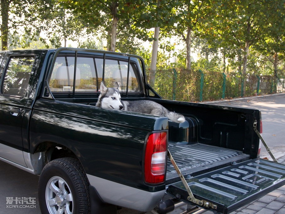 2010���J�U��ʽ܇ 2.5L ���˜ʰ�