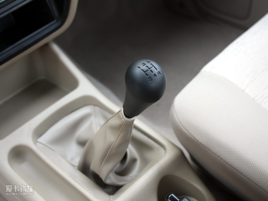 2010���J�U��ʽ܇ 2.5L ���(q��)��(bi��o)��(zh��n)��