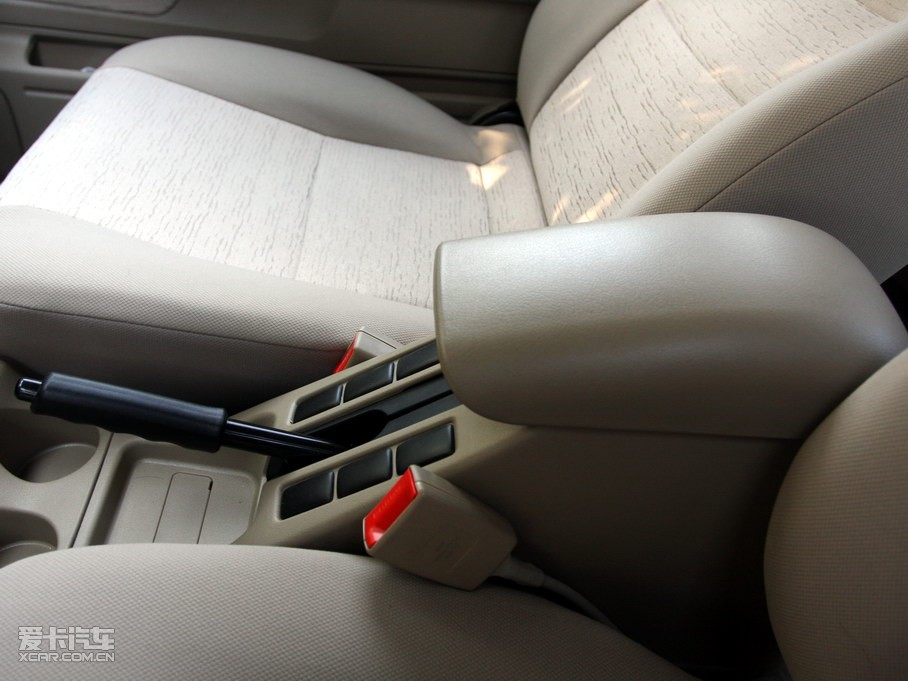 2010���J�U��ʽ܇ 2.5L ���(q��)��(bi��o)��(zh��n)��