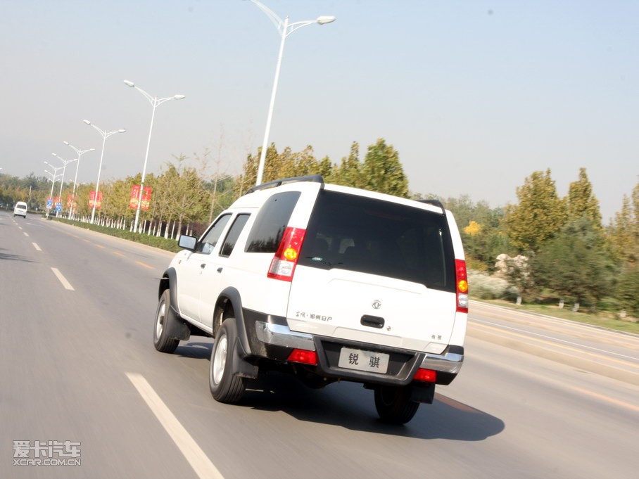 2010���J�U��ʽ܇ 2.5L ���(q��)�˜ʰ�