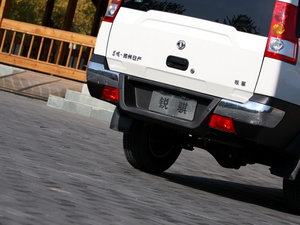 2010款2.5L 四驱标准版 细节外观