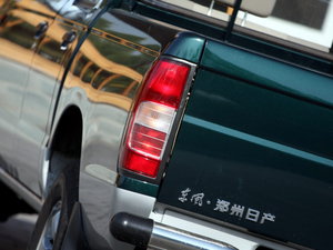 2010款2.5L 四驱标准版 细节外观