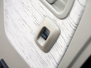 2010款2.5L 四驱标准版 空间座椅