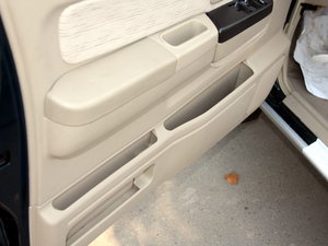 2010款2.5L 四驱标准版 空间座椅
