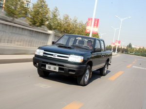 2010款2.5L 四驱标准版 整体外观