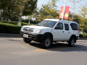 2010款2.5L 四驱标准版 整体外观