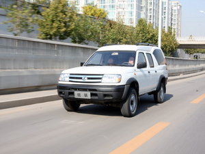 2010款2.5L 四驱标准版 整体外观