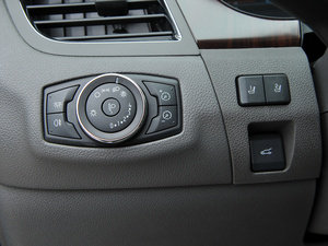 2011款3.5L 尊锐版 中控区