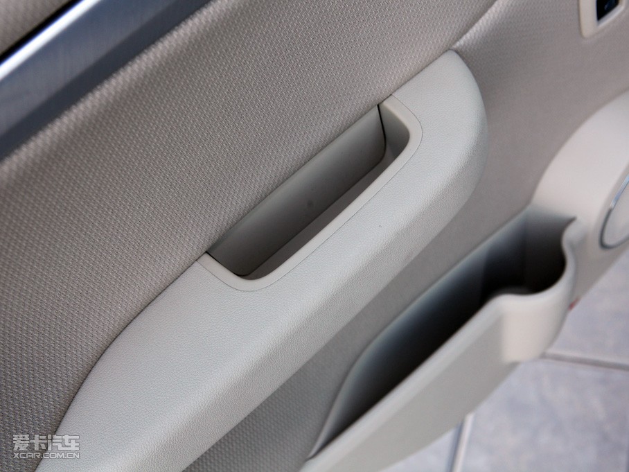 2011��YA��(�M��) A 180 CVT