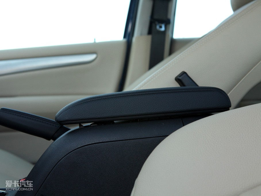 2011YA(M(jn)) A 180 CVT