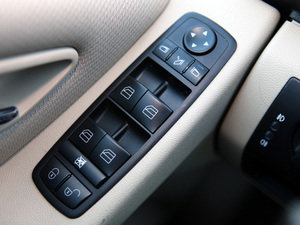 2011A 180 CVT {܇ƅ^	