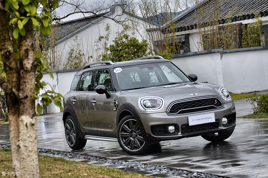 新一代MINI COUNTRYMAN