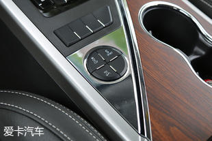 力帆汽车2017款力帆X80
