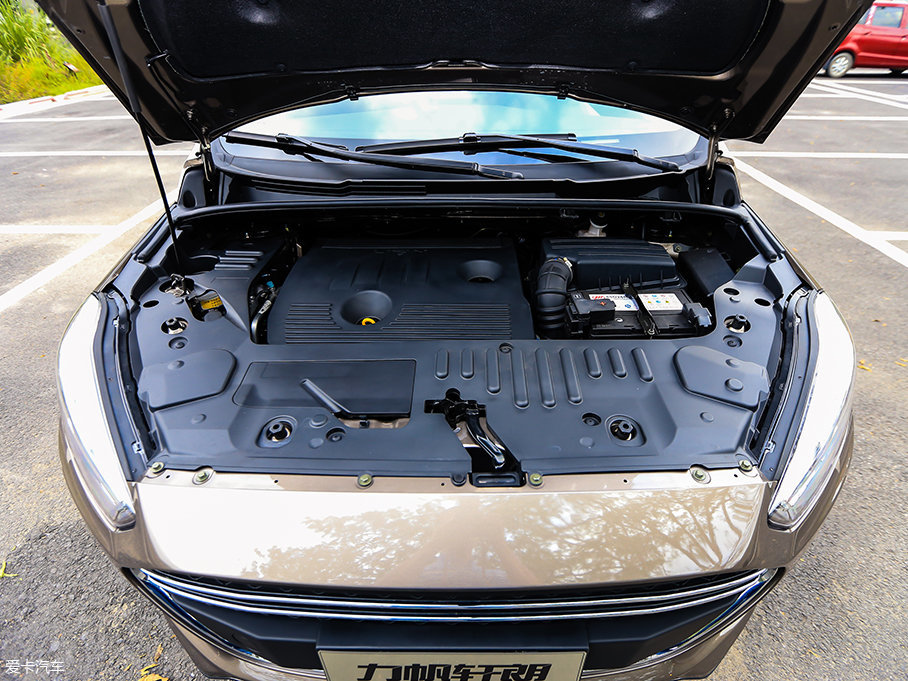 爱卡试驾力帆轩朗2.0L CVT