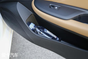 上汽通用别克2018款英朗