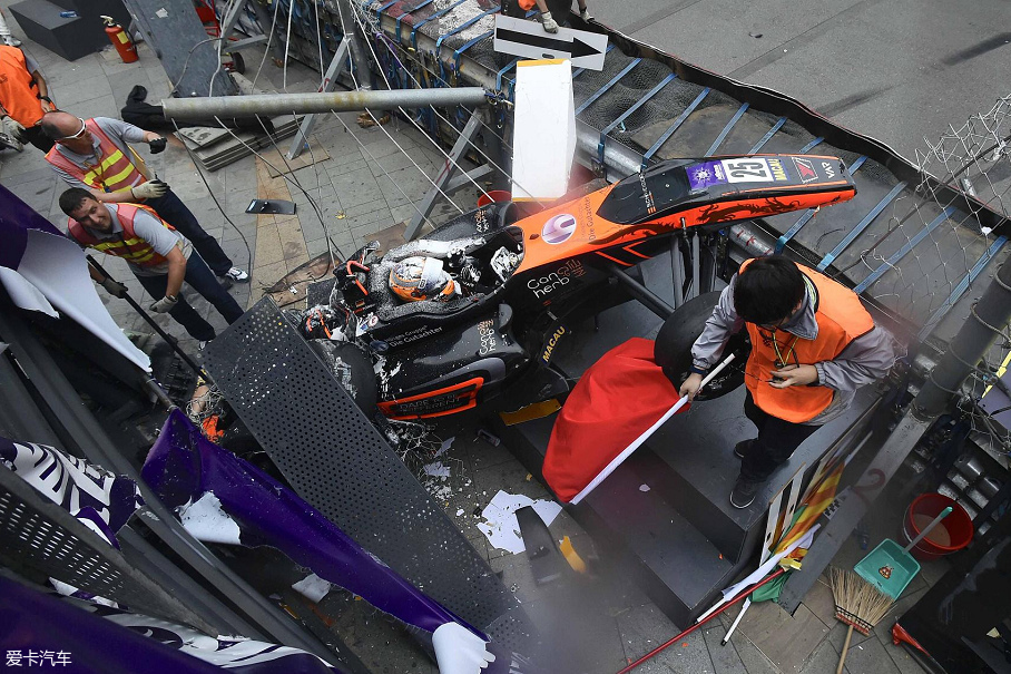 澳门F3事故分析 是什么救了车手的命？