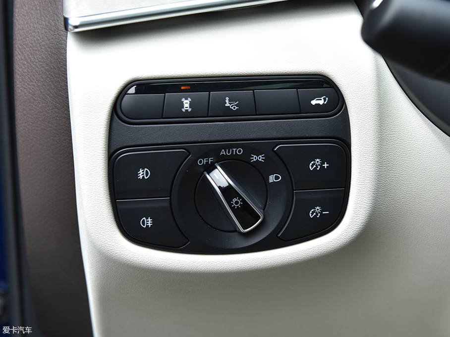 實拍東風英菲尼迪全新QX50