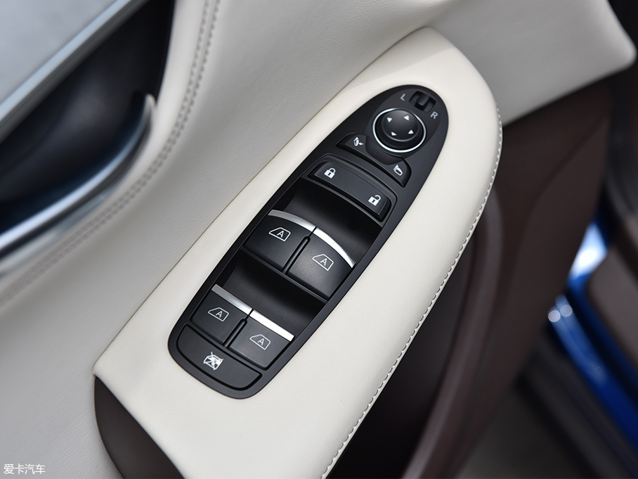 實拍東風英菲尼迪全新QX50