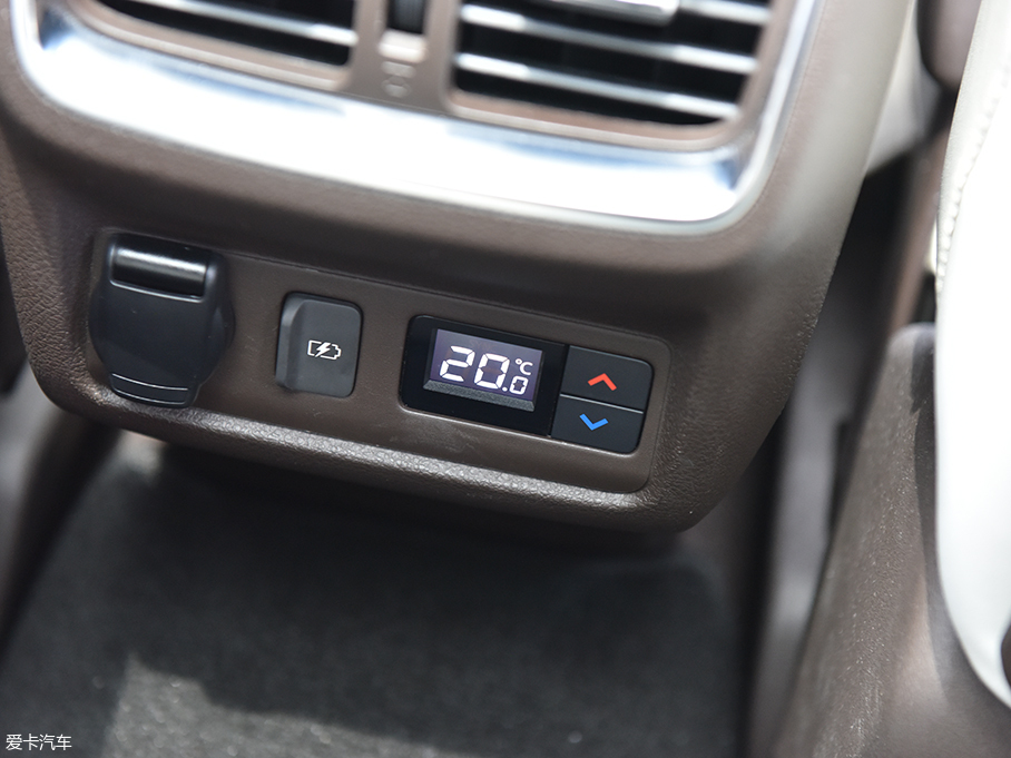 實拍東風英菲尼迪全新QX50