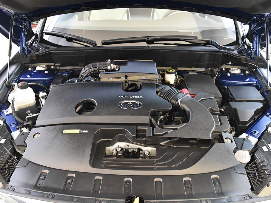 實拍東風(fēng)英菲尼迪全新QX50