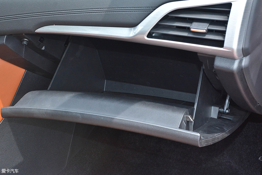 2018款北汽幻速H5